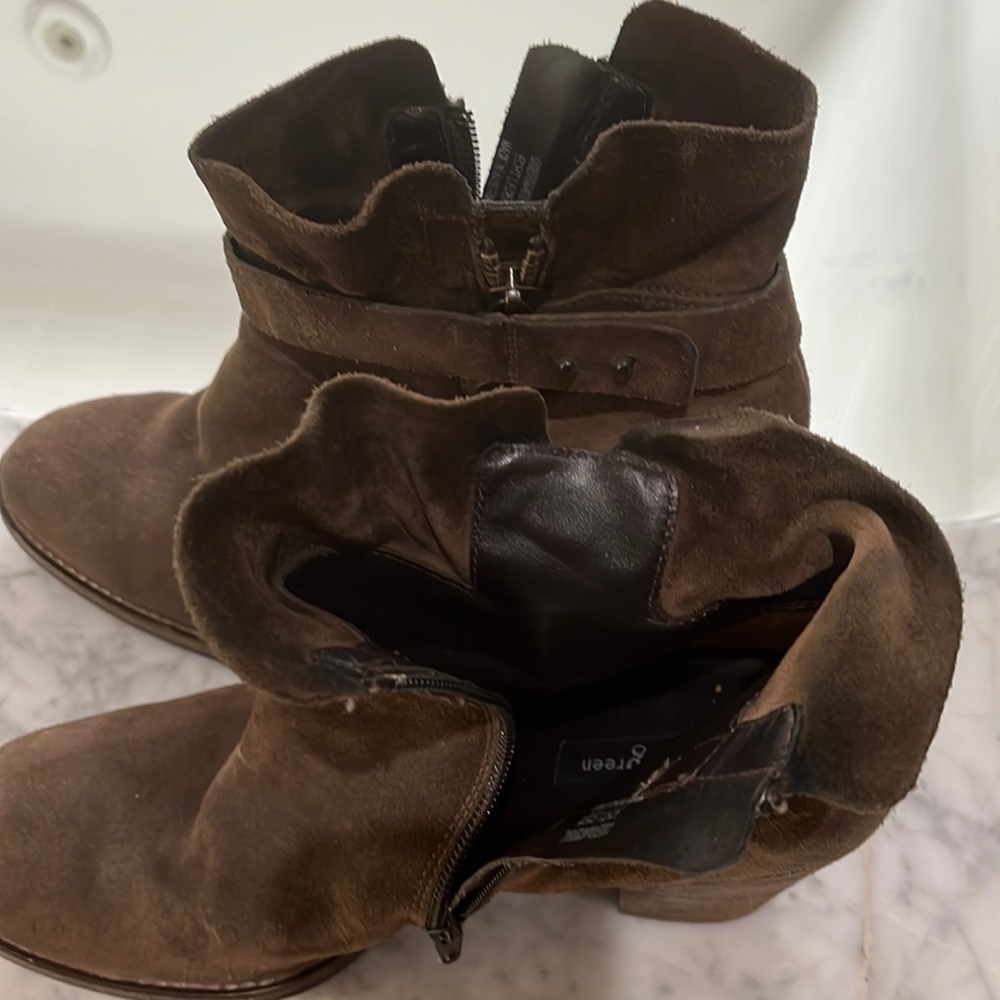 Beautiful gently worn Paul Green suede heeled zipper up boots.